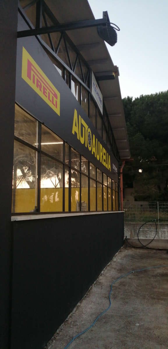 Grafica e allestimento Insegna Autoaurelia /3