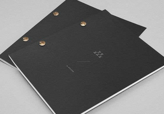 Menu con copertina rigida opaca e rilegatura a bottoni