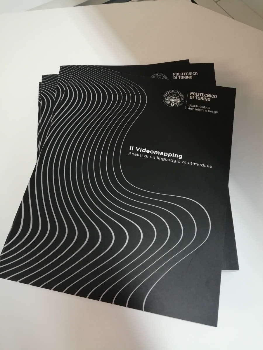 Tesi libri in A4 in brossura con plastificazione opaca