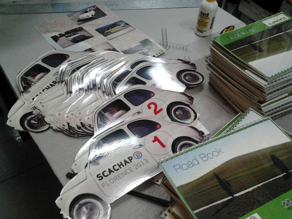 Cartoline sagomate FIAT500 e road book per HR Tour