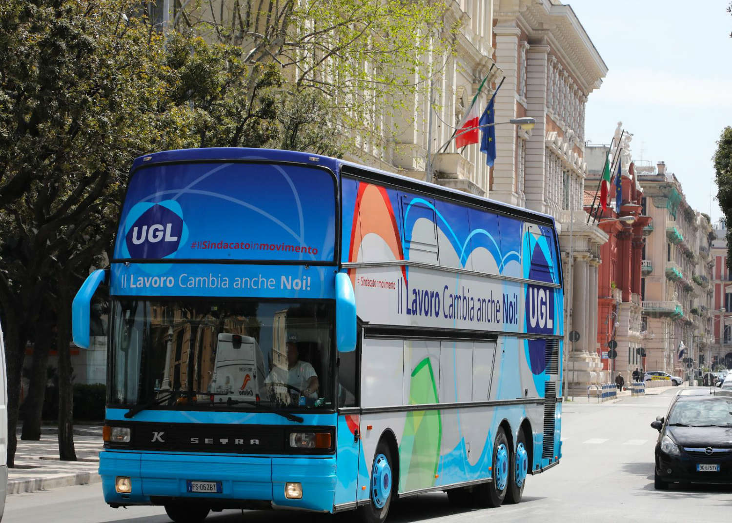 Grafica, Stampa e Allestimento Pullman UGL