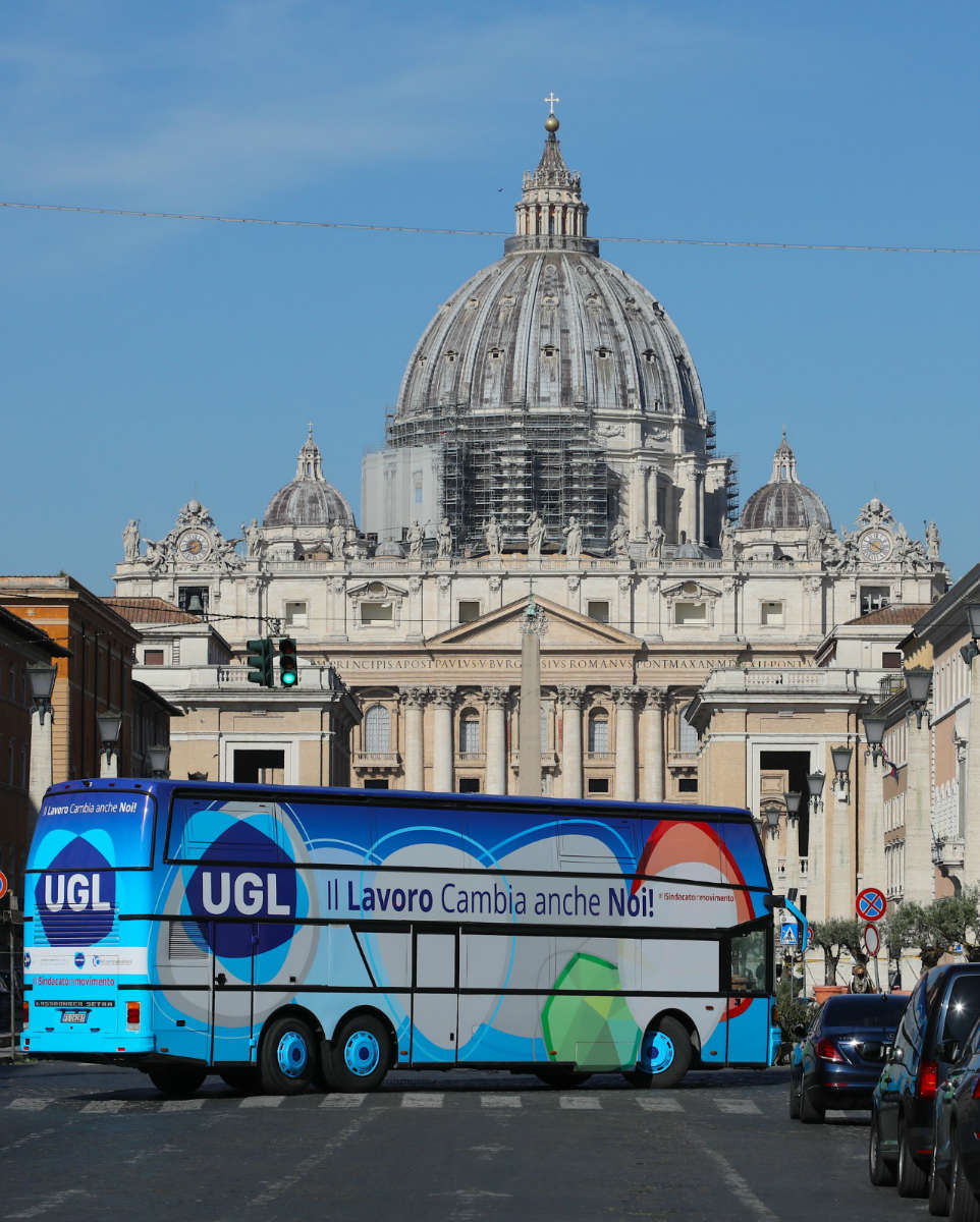 Grafica, Stampa e Allestimento Pullman UGL /3