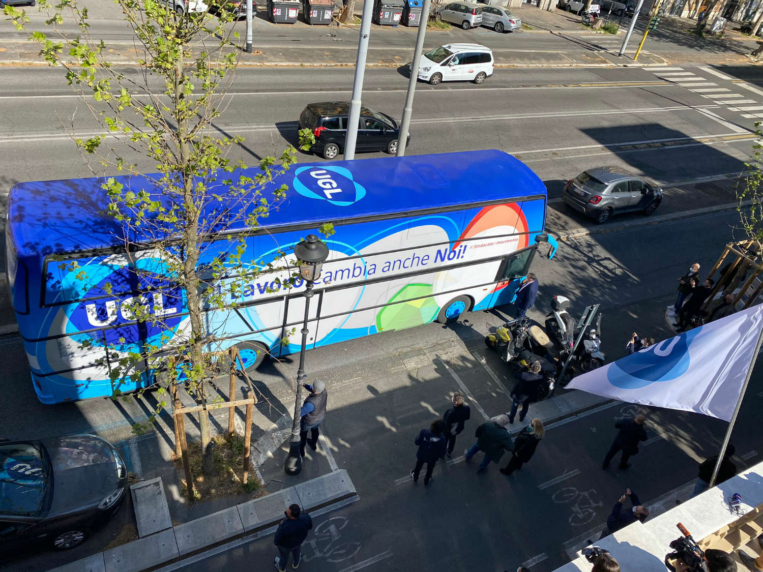 Grafica, Stampa e Allestimento Pullman UGL /4